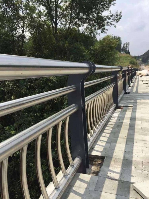 欧洲买球市政工程护栏